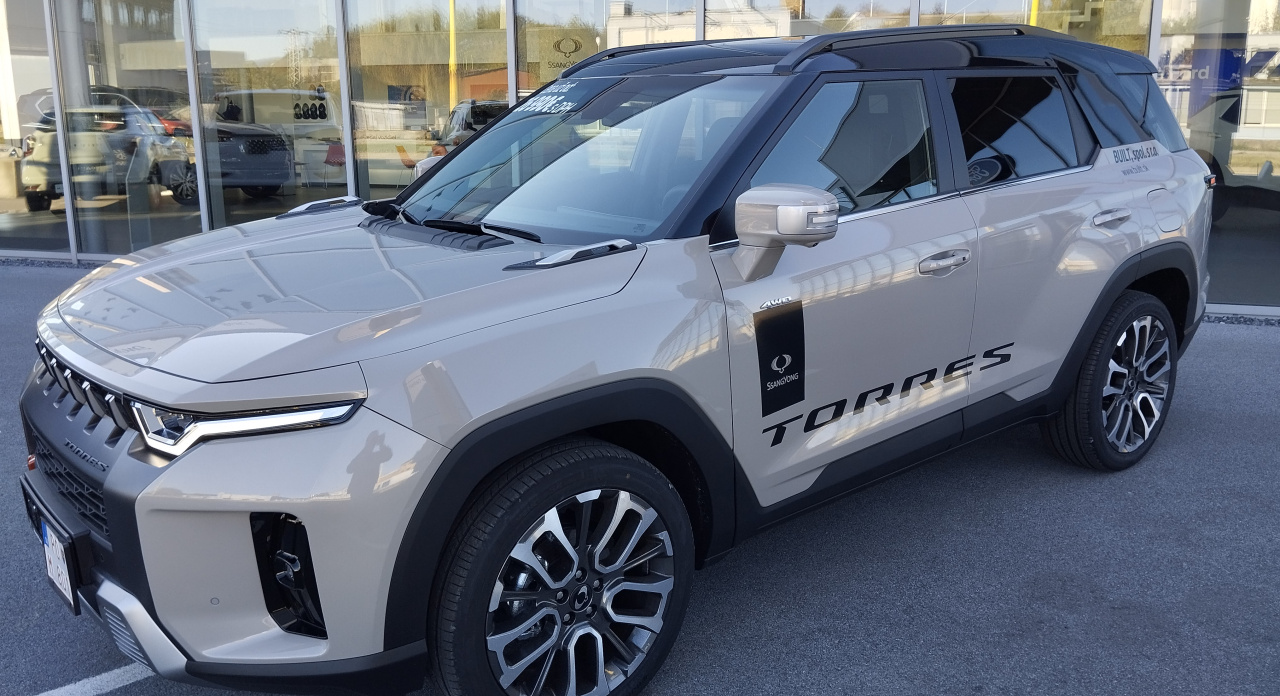 TORRES PREMIUM AWD AT + VEA + TwoTone Black, čierna koža EBL