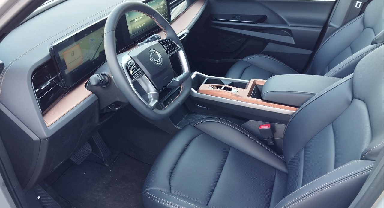 TORRES PREMIUM AWD AT + VEA + TwoTone Black, čierna koža EBL