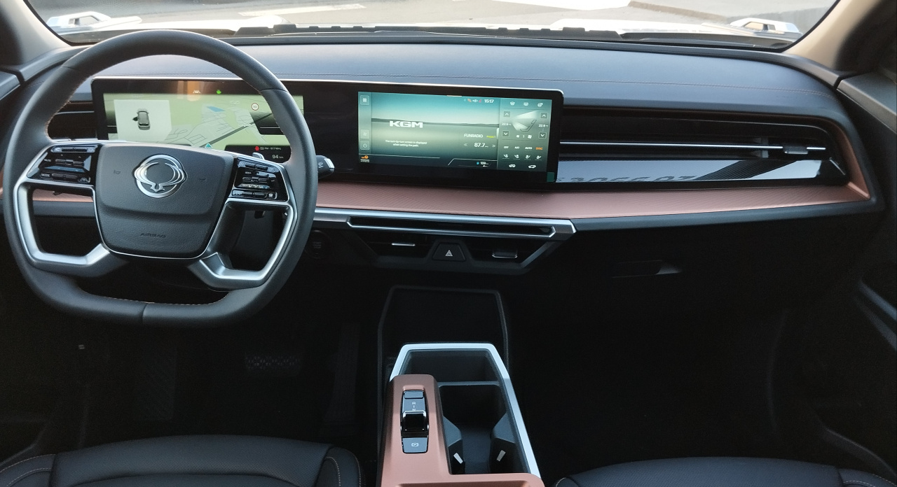 TORRES PREMIUM AWD AT + VEA + TwoTone Black, čierna koža EBL