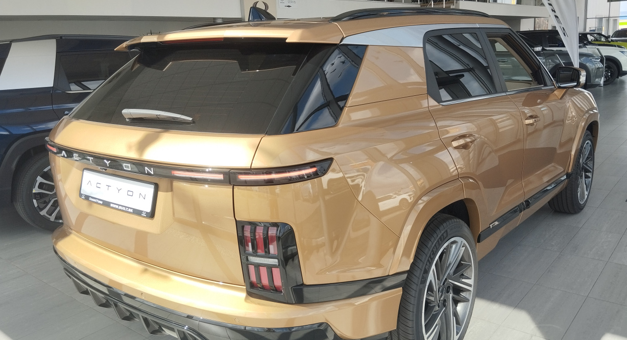 Actyon premium  OBE, AWD,E75 WEA, camel koža