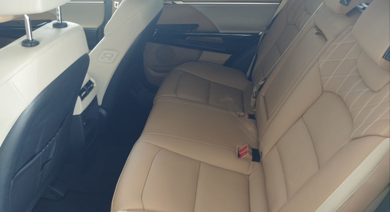 Actyon premium  OBE, AWD,E75 WEA, camel koža