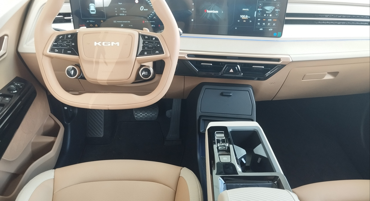 Actyon premium  OBE, AWD,E75 WEA, camel koža