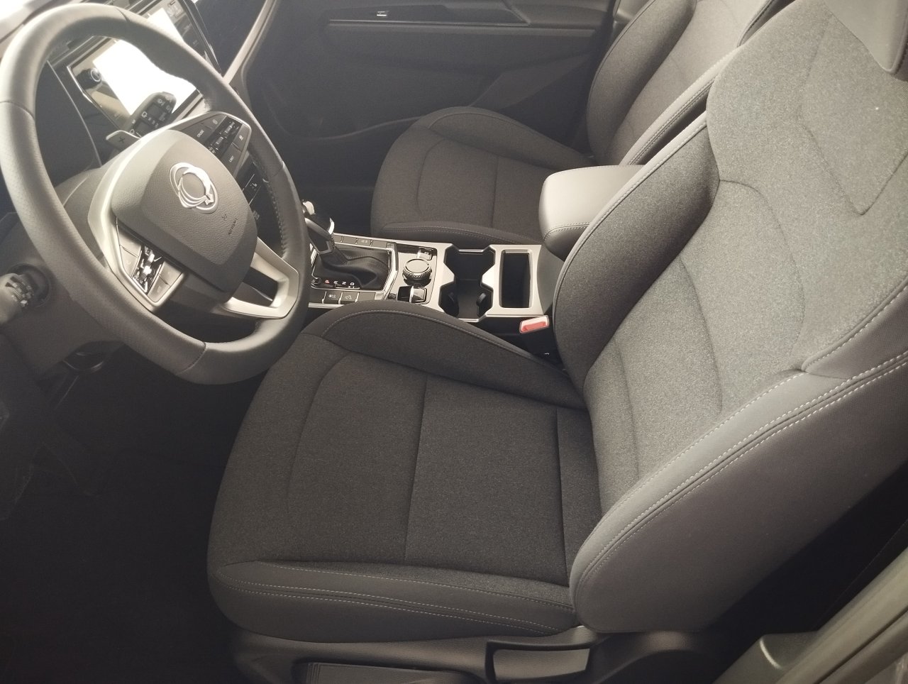 KORANDO Style+ AWD MT, WAA