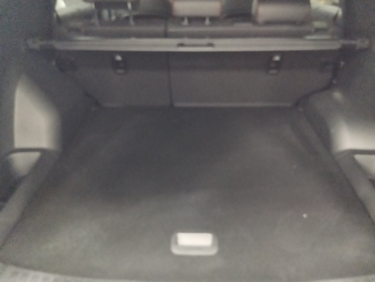 ACTYON HEV Premium FWD + čierna koža